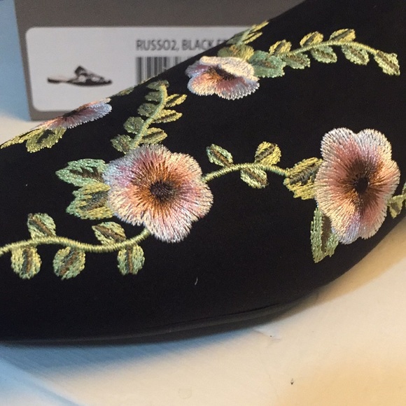 LAST PAIR Size 6.5! Franco Sarto Embroidered Mules - Picture 5 of 7
